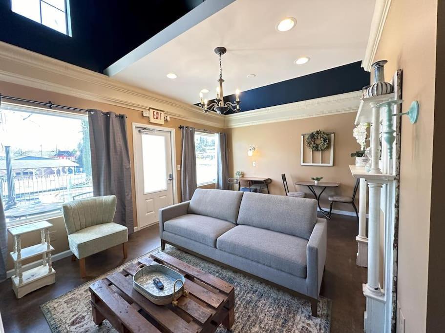 Haven At Hazel~Downtown Loft Demorest Exterior foto