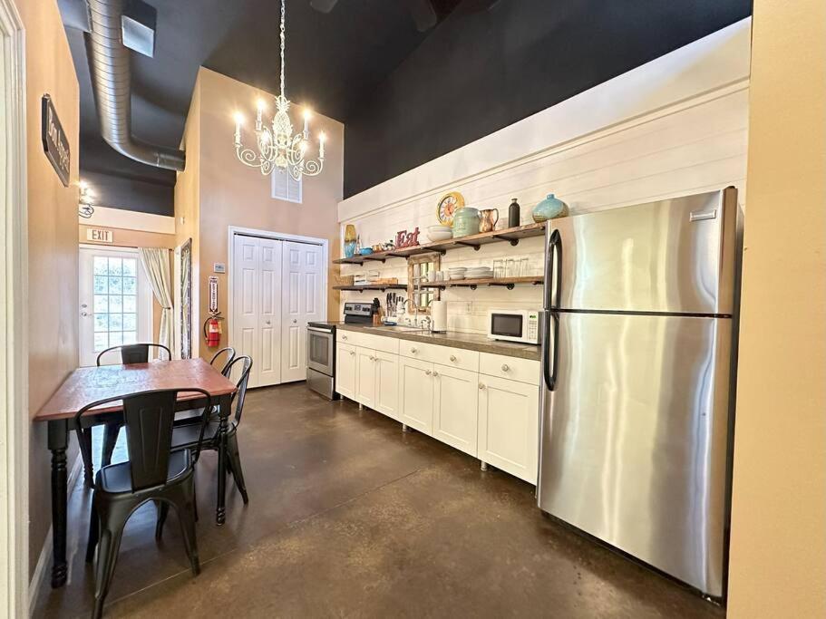 Haven At Hazel~Downtown Loft Demorest Exterior foto